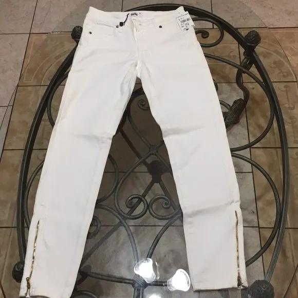 Paige
          
      NWT