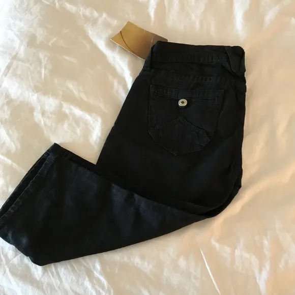 Denim of Virtue Jeans - Size 25 - New (NWT)
          
      NWT