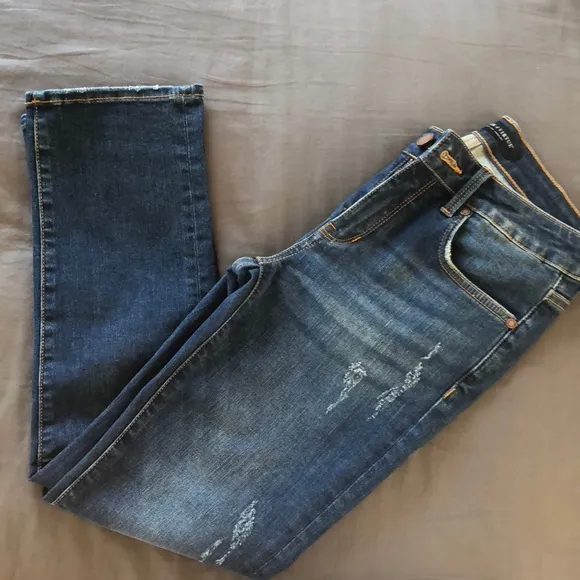 Brand new Denim of Virtue cropped jeans.