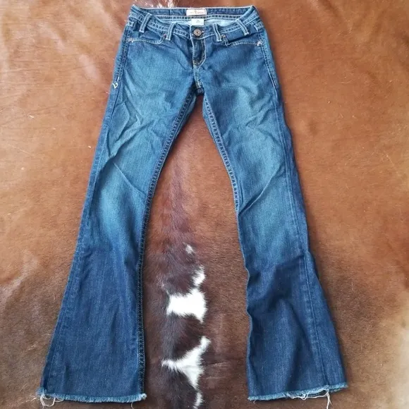 Premium denim with contrast stitching