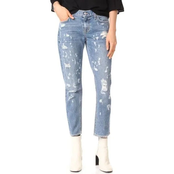 Ripped jeans
          
      NWT
