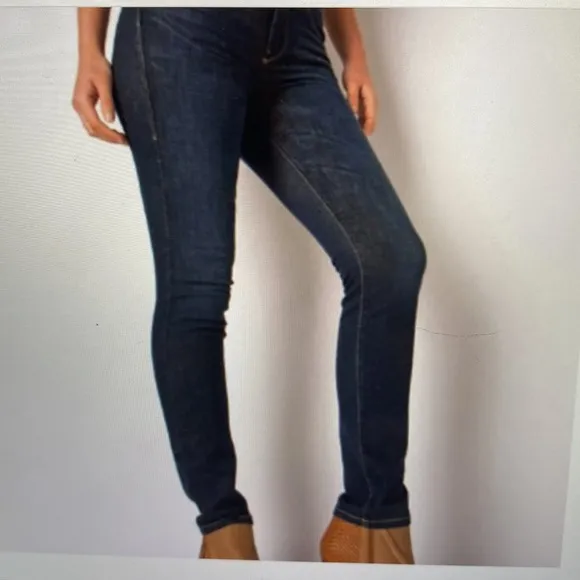 ❤️Diesel HI-VY Slim Straight Leg - 28/32 excellent condition!