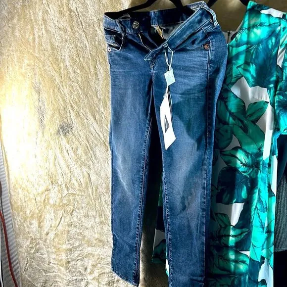 Diesel jeans
          
      NWT