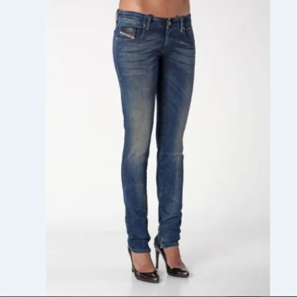 DIESEL JEANS - Grupee - Super Slim Skinny - 0821V