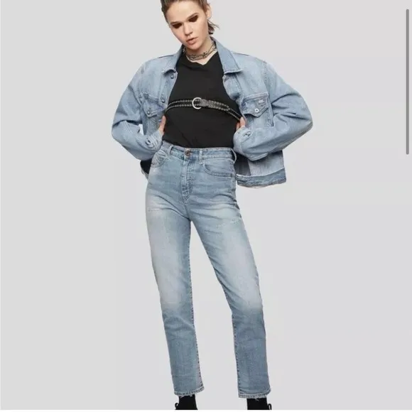 NWT Diesel D-Eiselle Straight Leg High Waist Light Wash Jeans Size W24 L32
          
      NWT