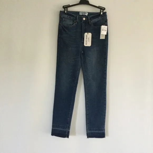 Velvet Heart Denim Karsten Mid Rise Jean Size 26 ( New Without Tag)