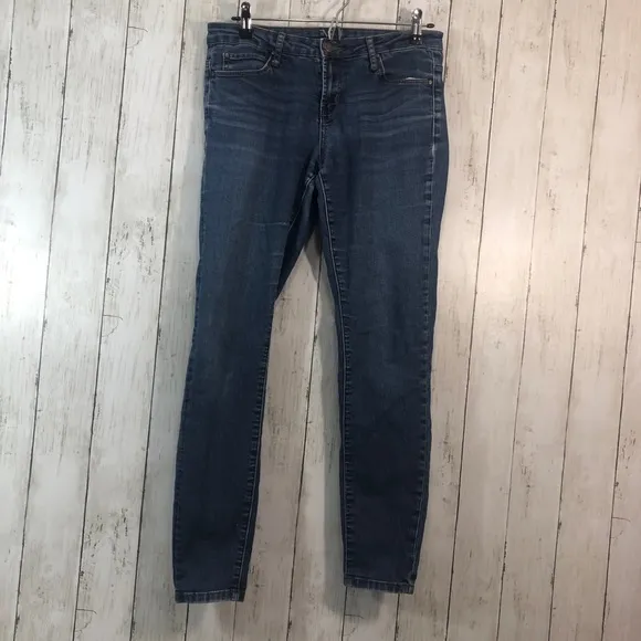 VERSACE V 1969 ABBIGLIAMENTO SPORTIVO SRL ITALIA JEANS 27/4