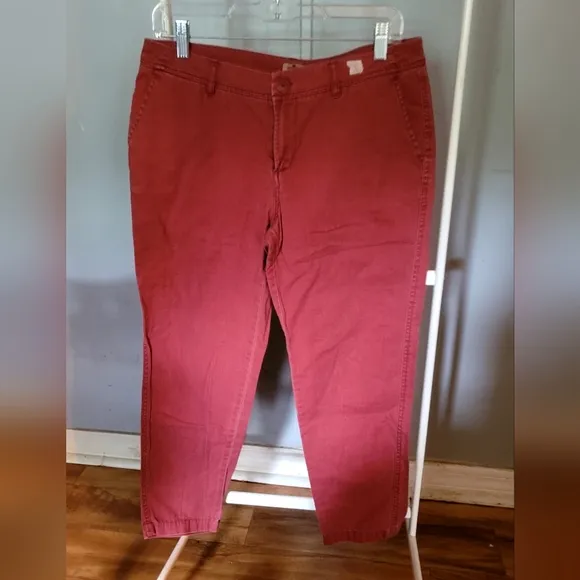Woolrich size 8 Fadded Burnt Red 4 pockets Tapered Leg Zip Button Denim Jeans
