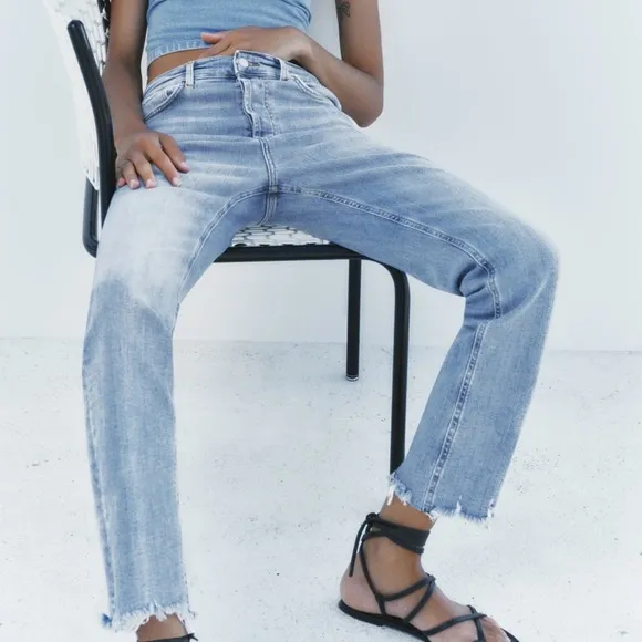 ZARA The Dreed Flare Jeans Size 8