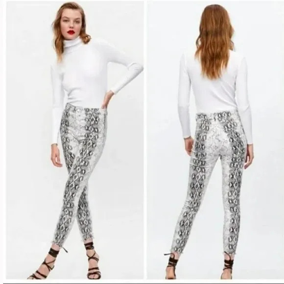 ZARA WOMAN High Waist Snake Print Raw Hem White Black Skinny Jeans Size 4