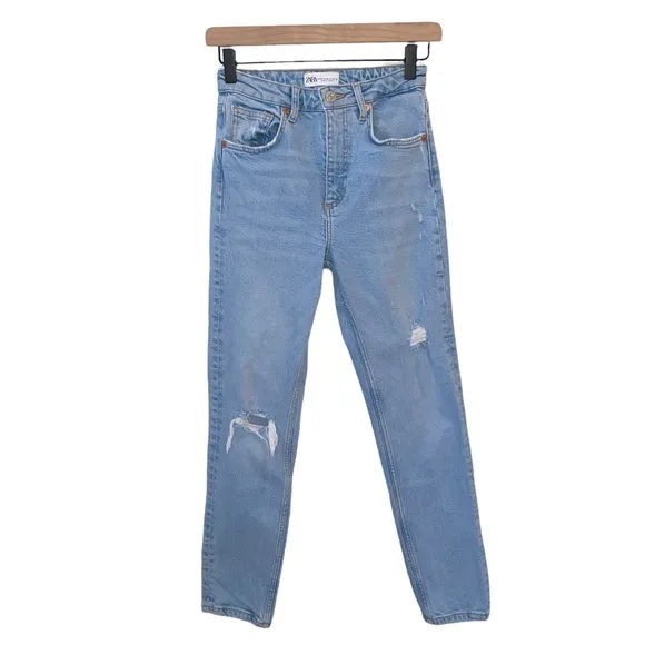 Zara High Waisted Light Wash Distressed Jeans Hi Rise Stretchy Pockets Comfy 2