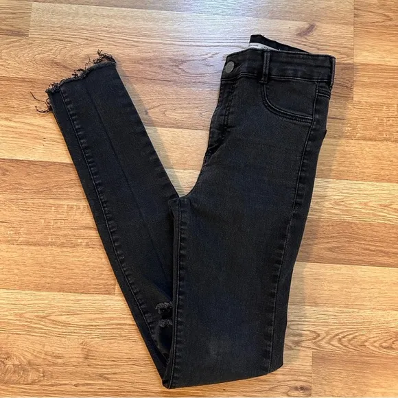 ZARA skinny jeans distressed black size 4