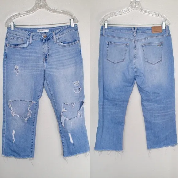 Zara Basics Mid Rise Cropped Distressed Theme Light Washed Jeans - Size Womans 6