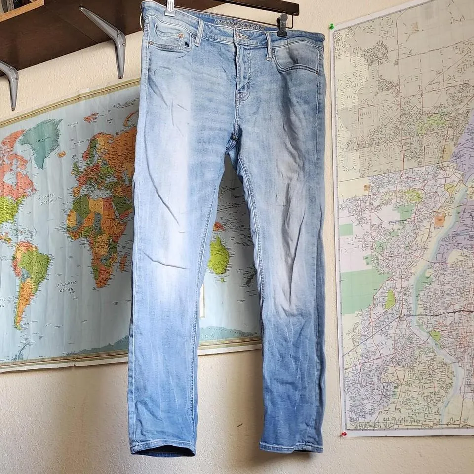 American Eagle Outfitters Men's Blue Jeans