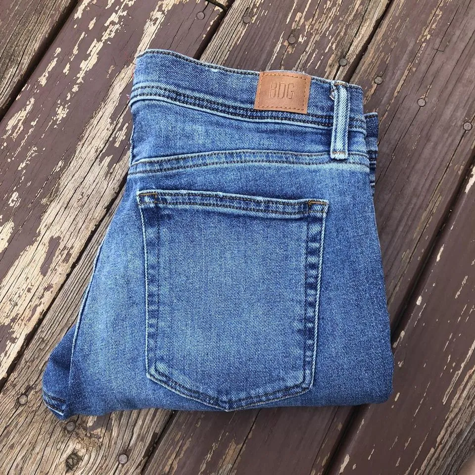 BDG Men's Blue and Navy Jeans
