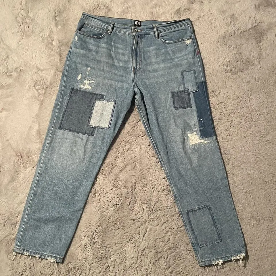 BDG Men's Blue and White Jeans