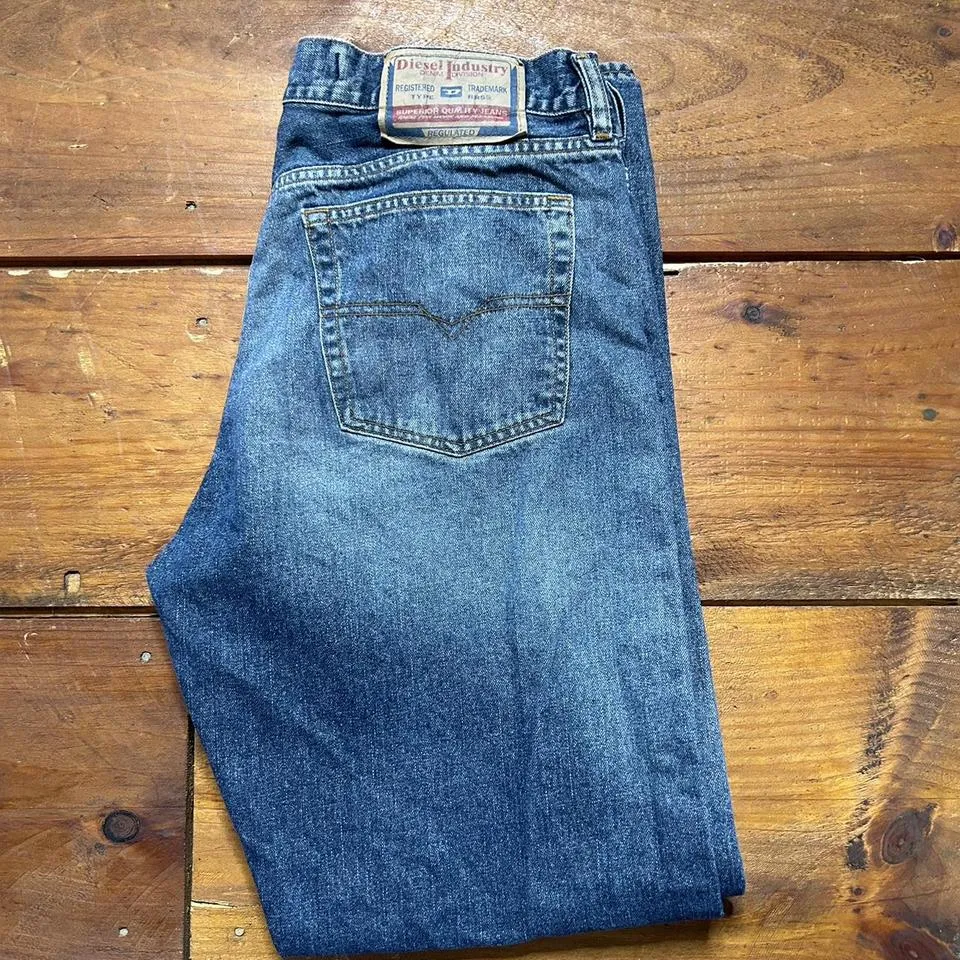Diesel Men's Navy and Blue Jeans