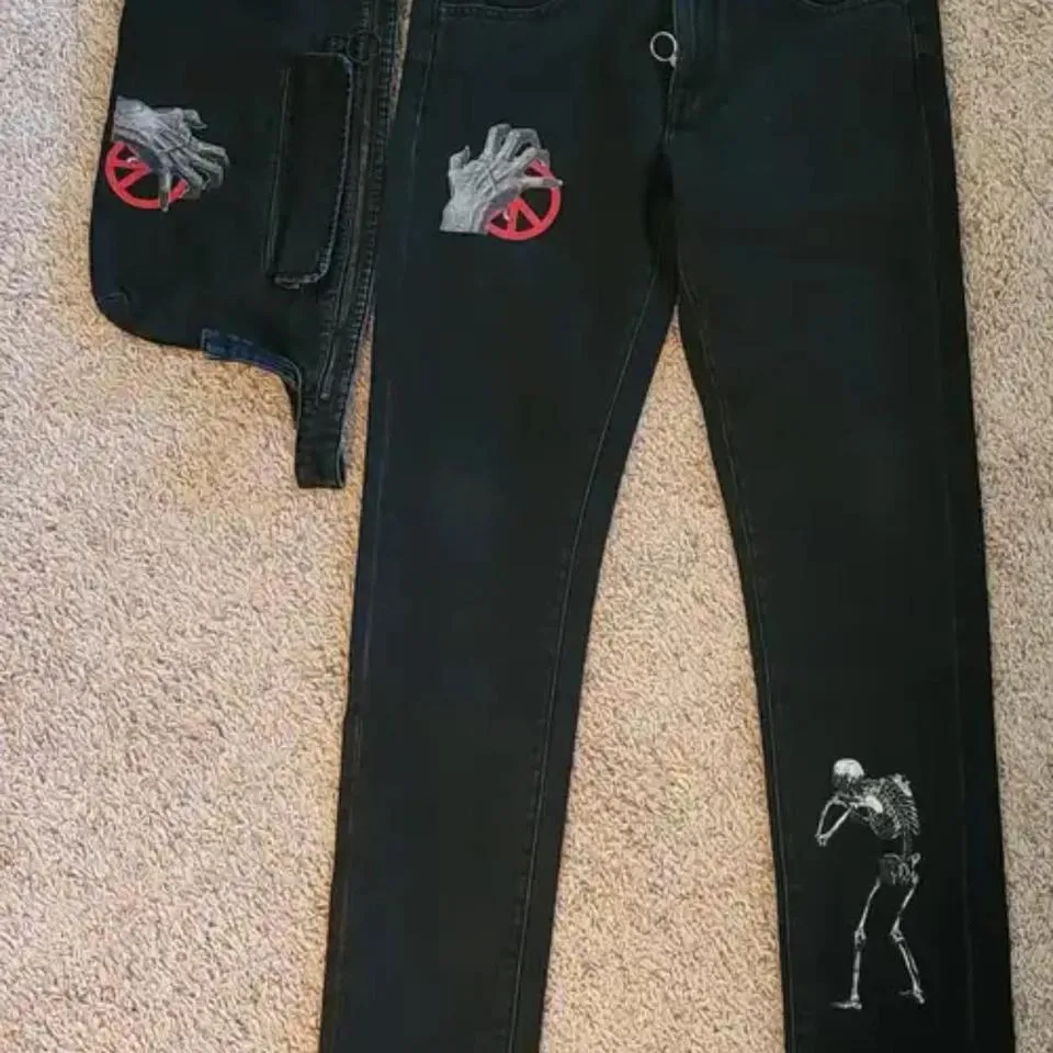Off-White Men's Black and Red Jeans