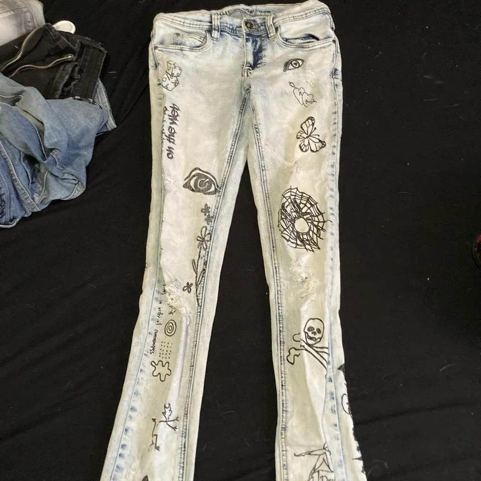 Rogue Territory Men's White and Blue Jeans