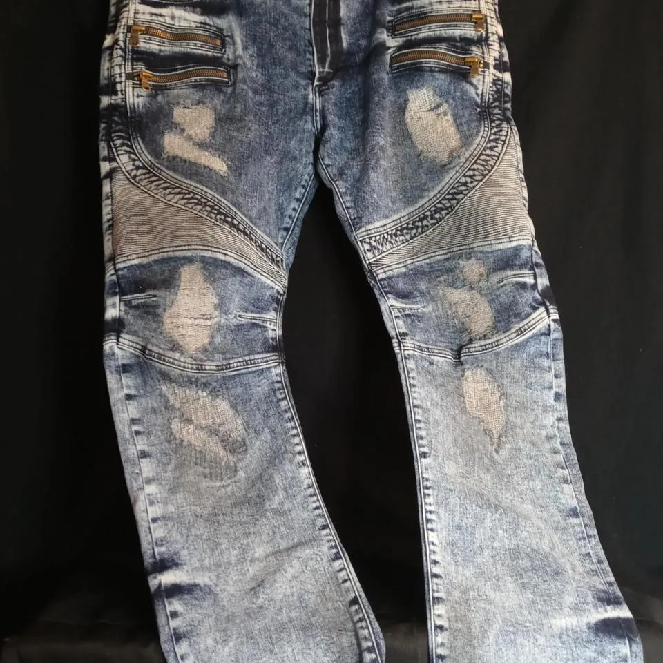 Unbranded Men's Blue and White Jeans