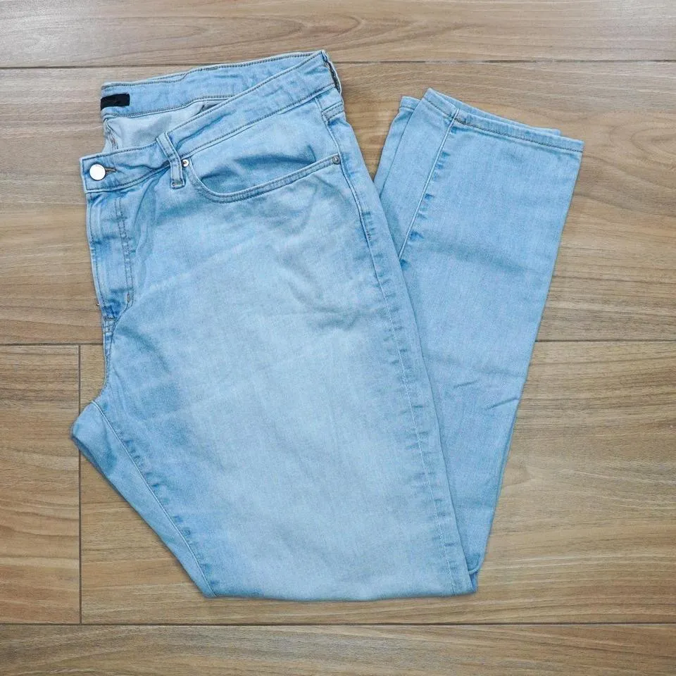 UNIQLO Men's Blue Jeans