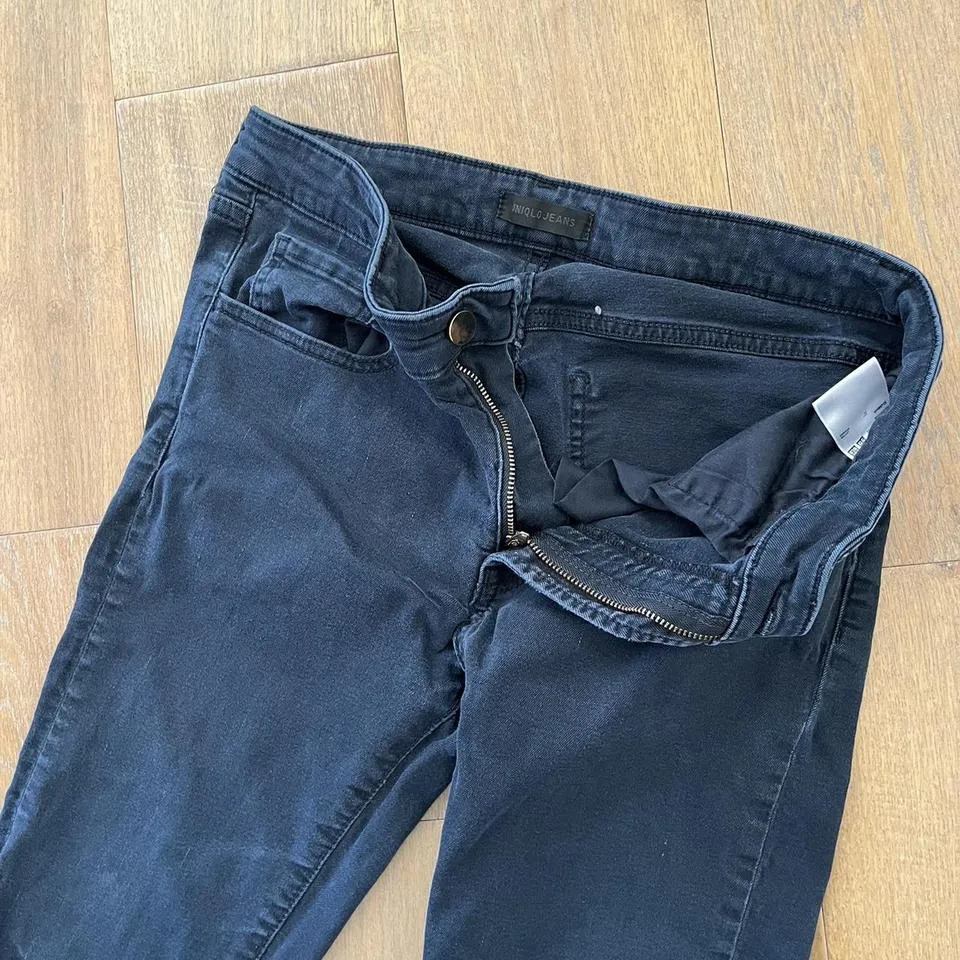 UNIQLO Men's Navy and Blue Jeans