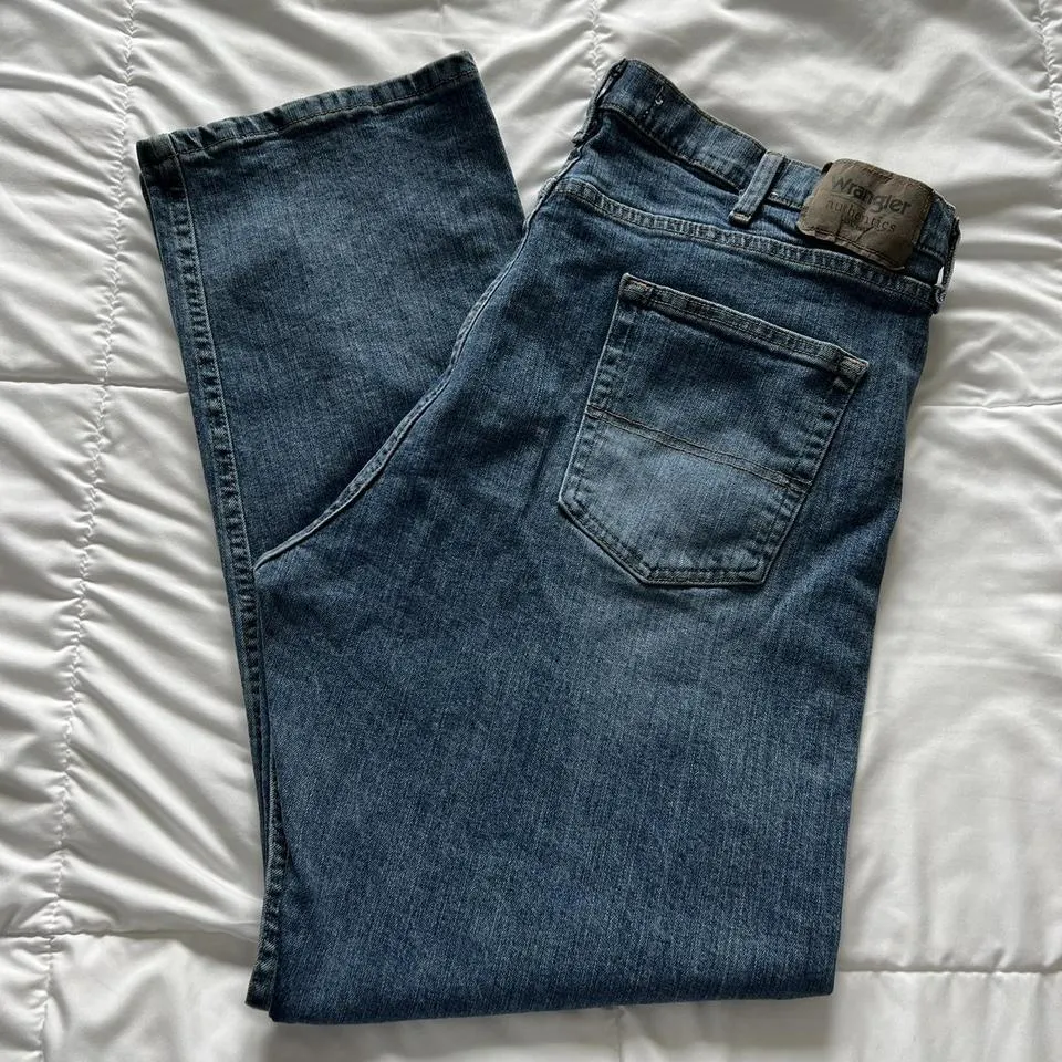Wrangler Men's Blue Jeans