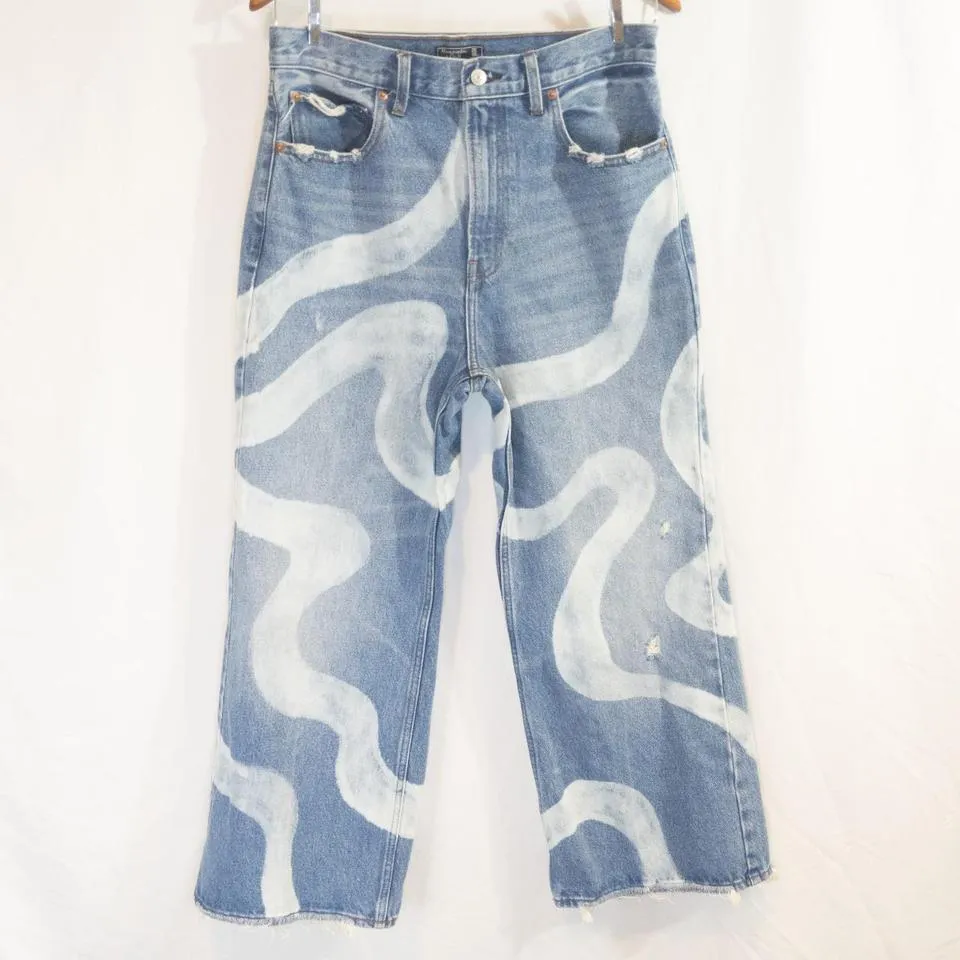 Abercrombie & Fitch Women's White and Blue Jeans