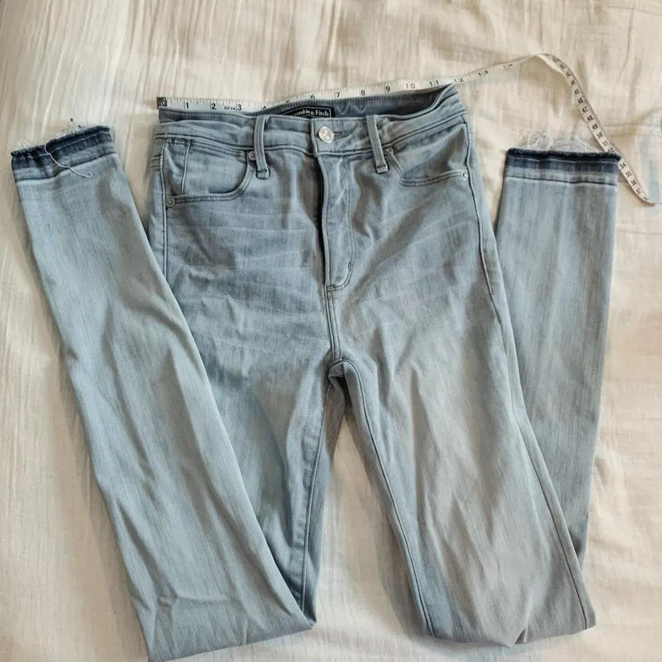 Abercrombie & Fitch Women's Grey Jeans