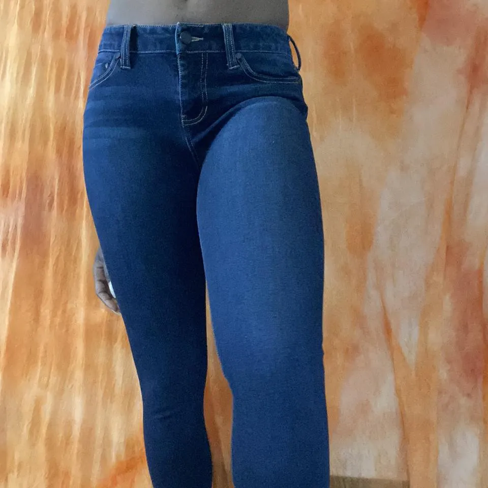 alice + olivia Women's Blue and Navy Jeans