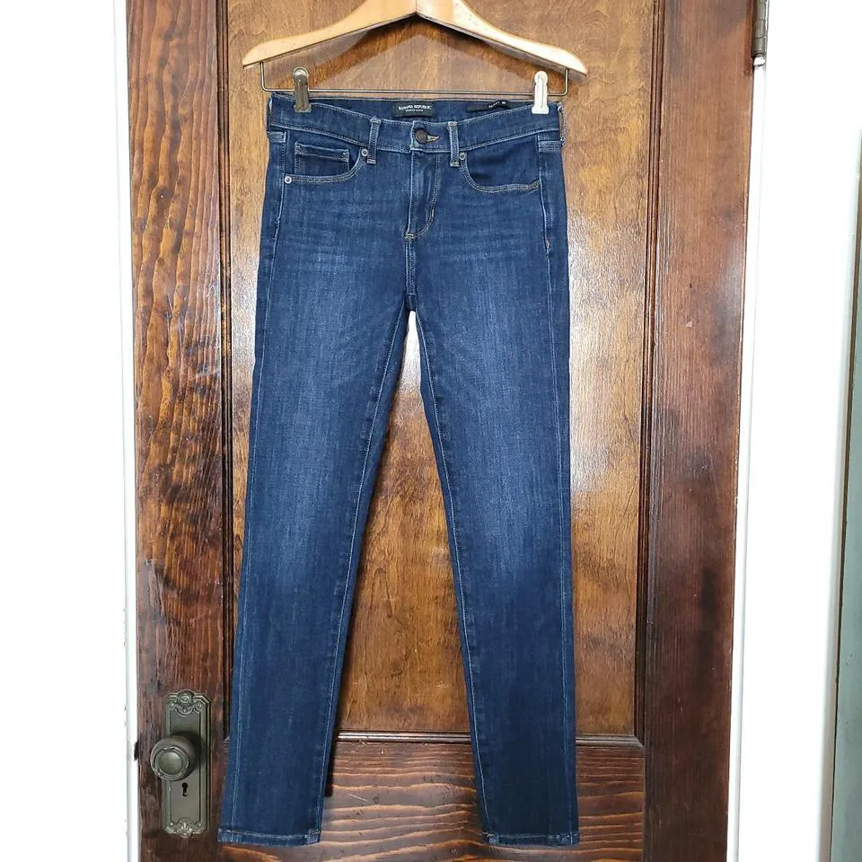 Banana Republic Women's Blue and Navy Jeans