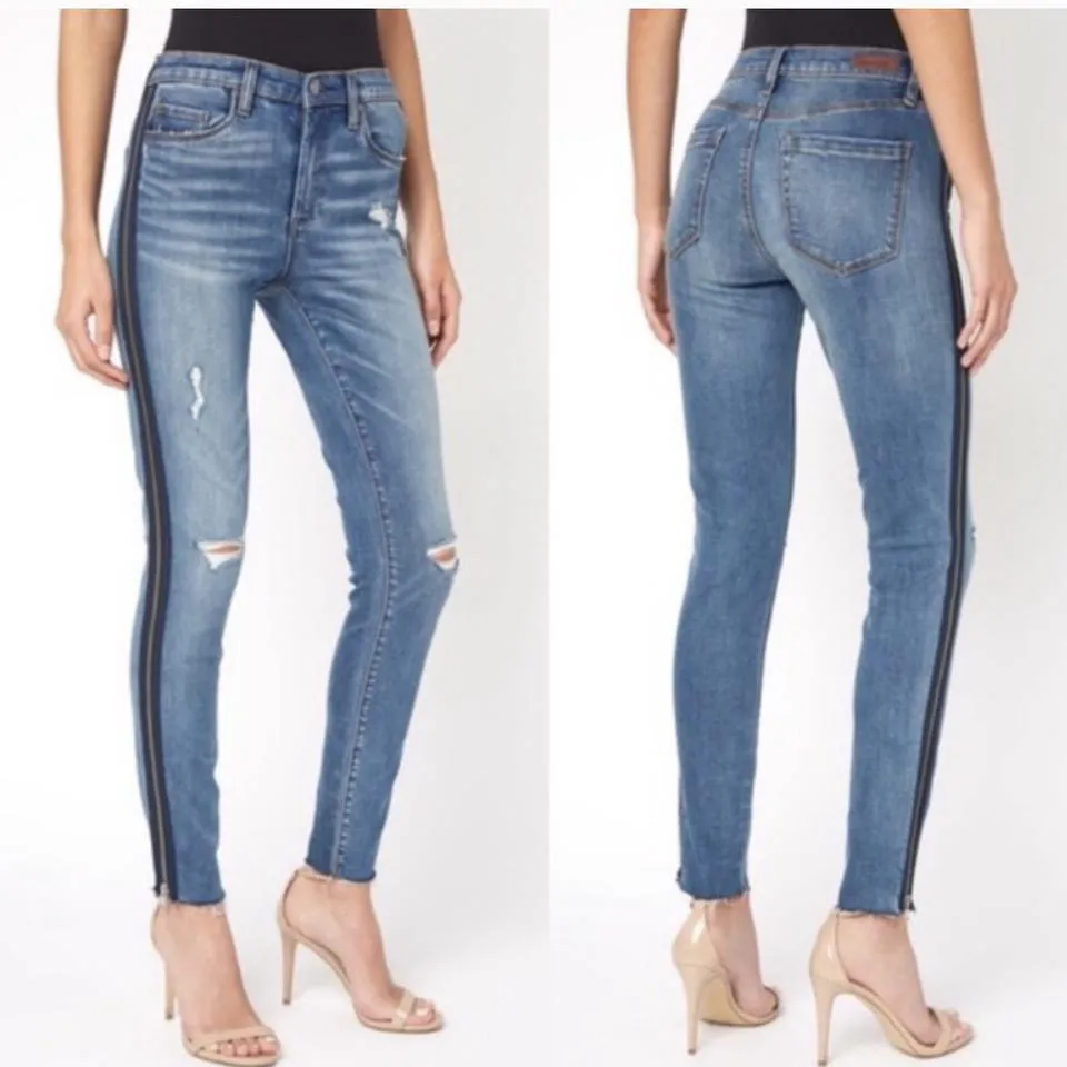 Blank NYC Women's Blue and Navy Jeans