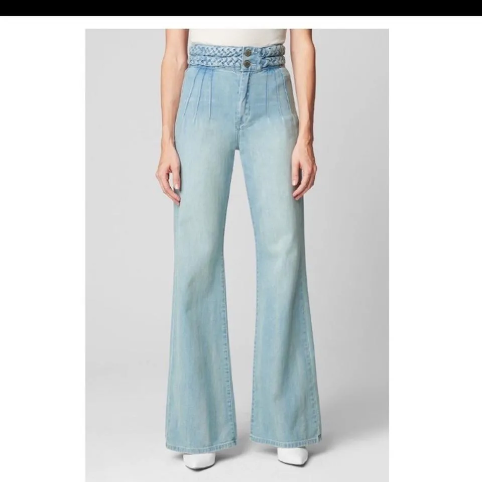 Blank NYC Women's Blue and White Jeans