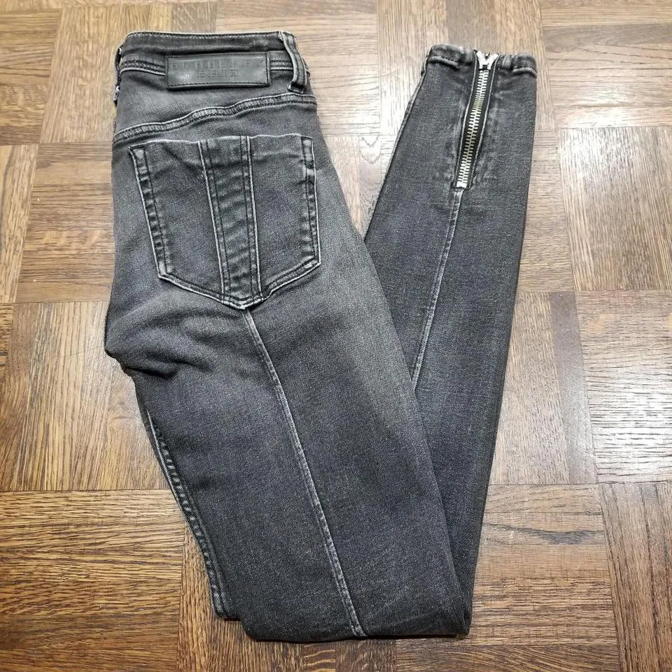 Burberry Women's Black Jeans