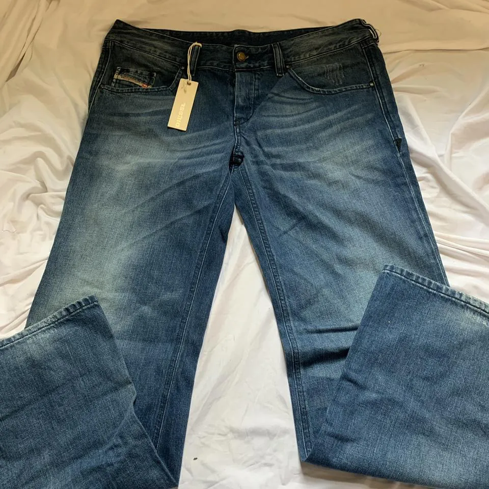 Diesel Women's Blue and Navy Jeans