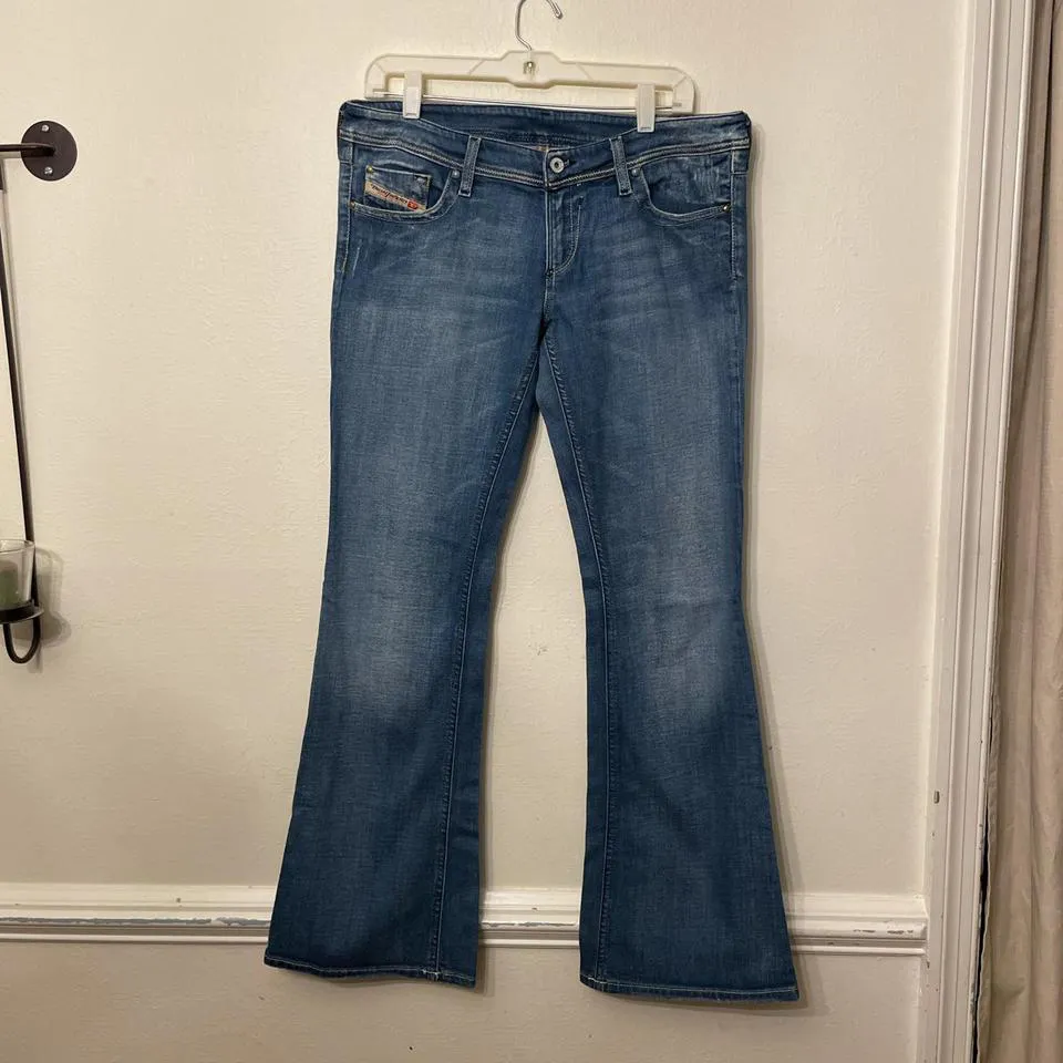 Diesel Women's Blue and Gold Jeans