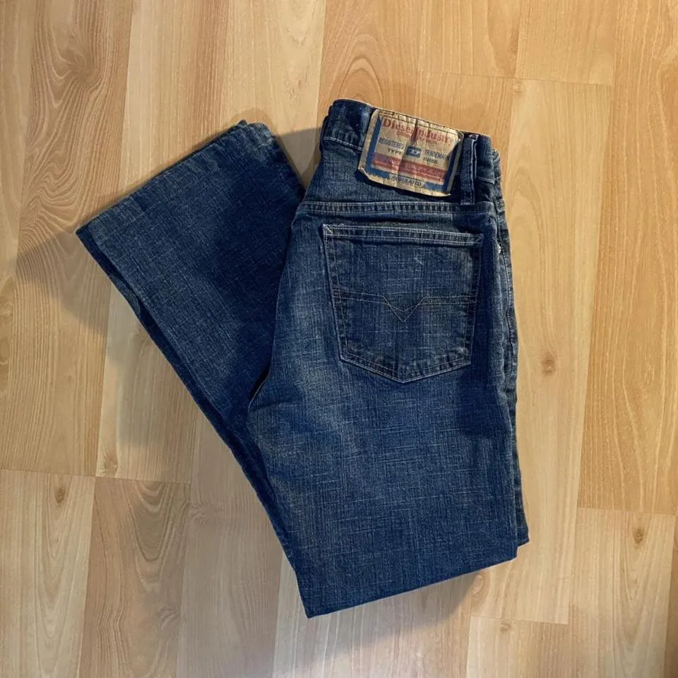 Diesel Women's Blue and Navy Jeans