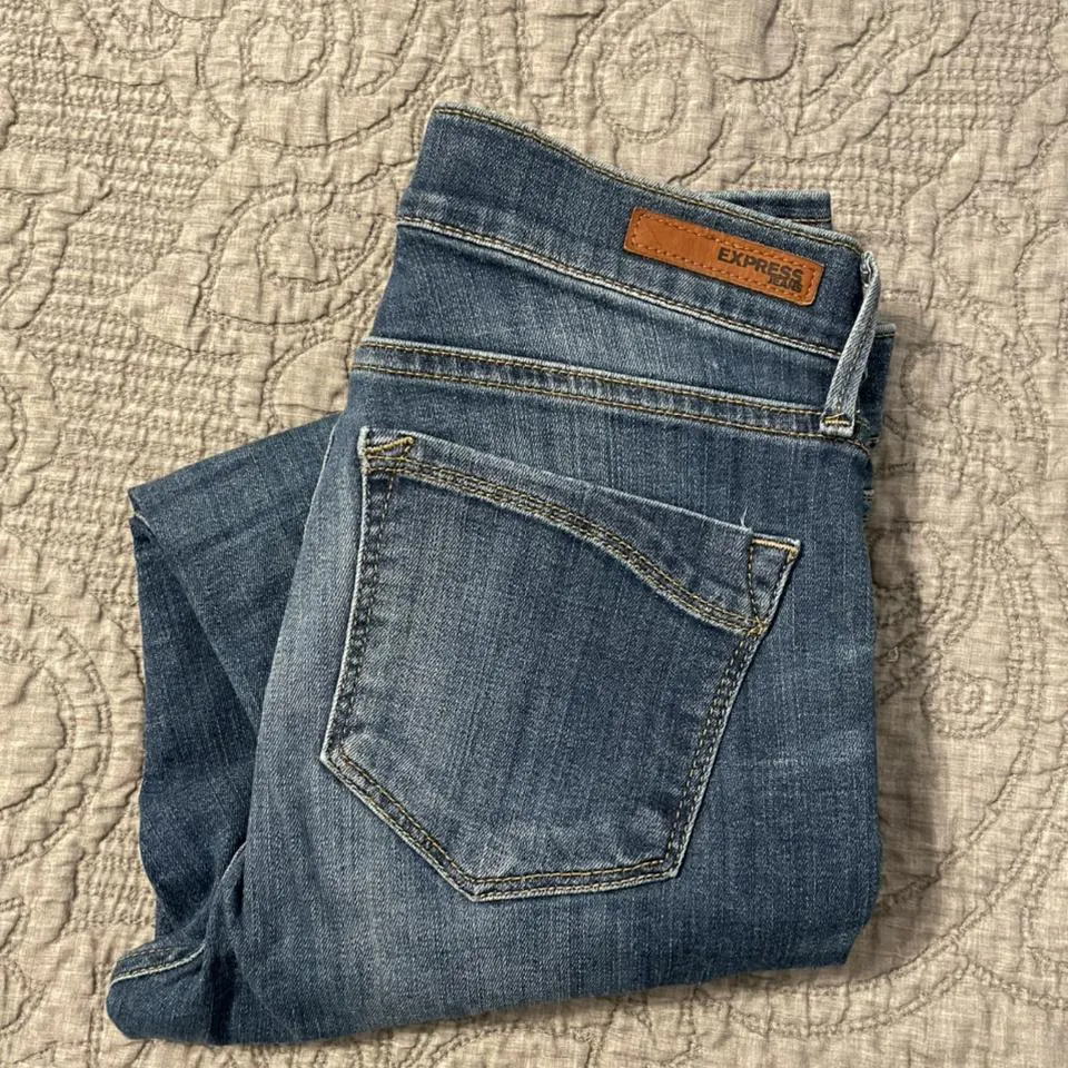 Express Women's Blue Jeans