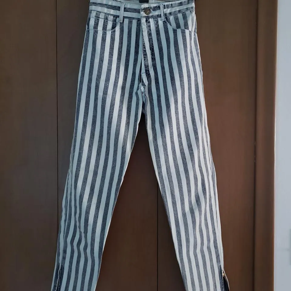 Guess Women's Navy and Grey Jeans
