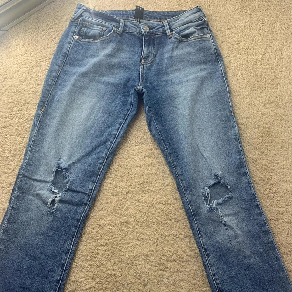 True Religion Women's Blue and White Jeans