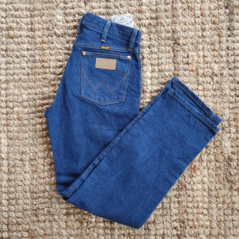Wrangler Women's Blue and Navy Jeans