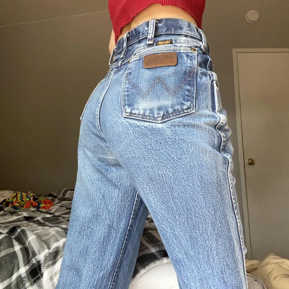 Wrangler Women's Blue and Navy Jeans